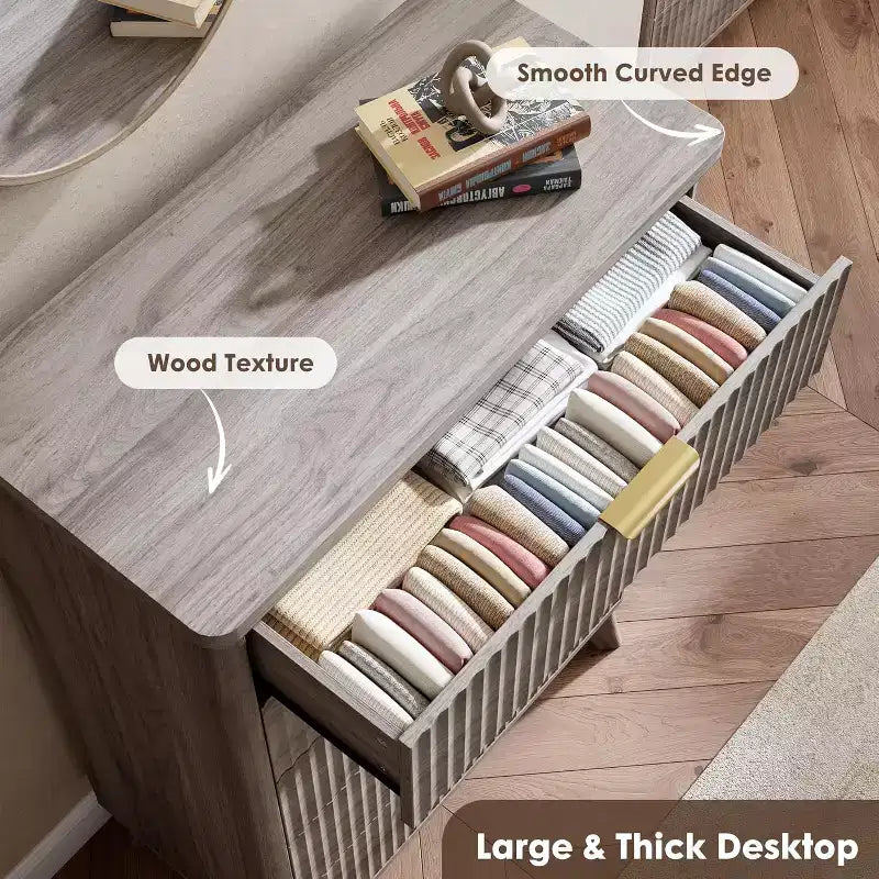 Cassettiera Scanalata per Camera da Letto con 5 Cassetti Profondi, Cassettiera Alta, Design con Profilo Curvo, Cassettiera Moderna in Legno, per Soggiorno, Corridoio