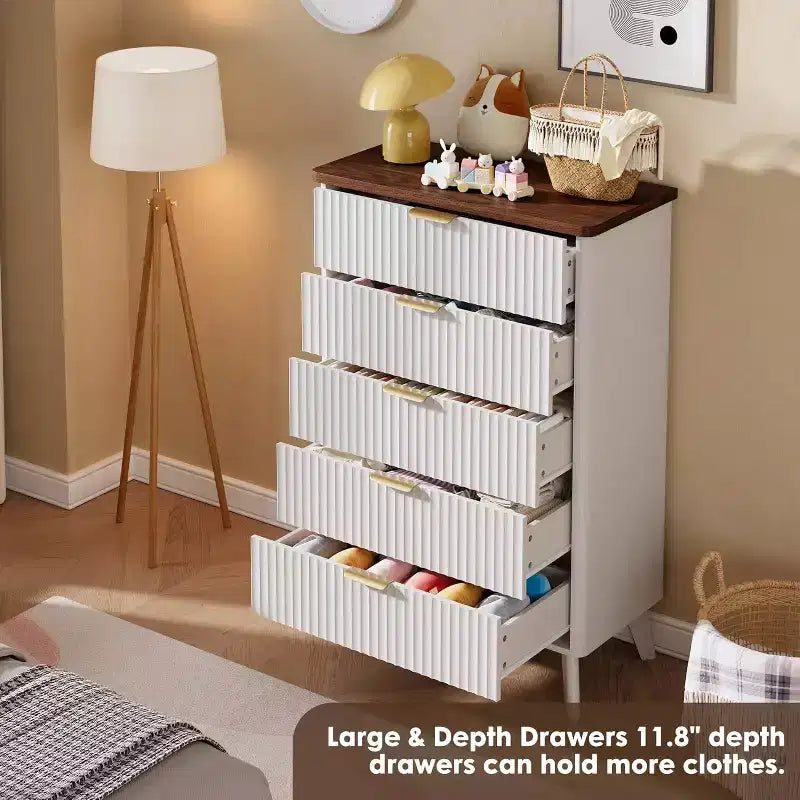Cassettiera Scanalata per Camera da Letto con 5 Cassetti Profondi, Cassettiera Alta, Design con Profilo Curvo, Cassettiera Moderna in Legno, per Soggiorno, Corridoio